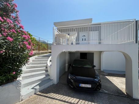 House in Susanj with a view of the sea