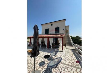 House Košljun, Pag, 347m2