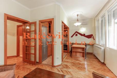 STARI GRAD CENTAR 69m2 , L , 900e