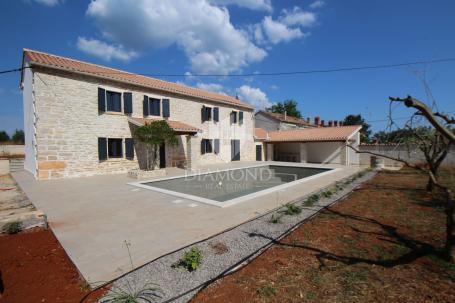 Barban, central Istria, renovated stone house with swimming pool