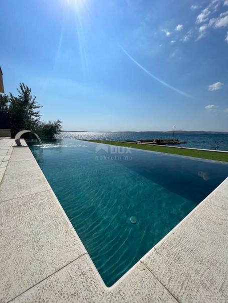 ZADAR, RTINA – Beeindruckende Luxusvilla am Meer