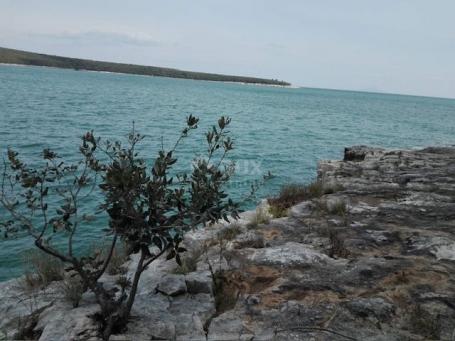 ISTRIA, RAKALJ - Land on the foam of the sea