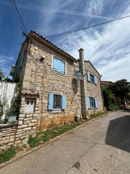 ISTRIA, KANFANAR - Nice Istrian house + 490 m2 of building land!