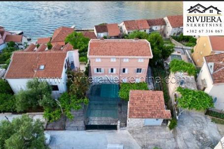 For sale part of a house in Prcanj Kotor