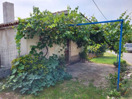 ISTRIEN, SOVINJAK - Antikes Haus zur Anpassung in ruhiger Lage