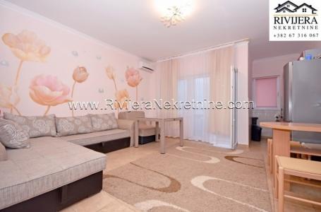 Studio apartment with sea view in Bijela