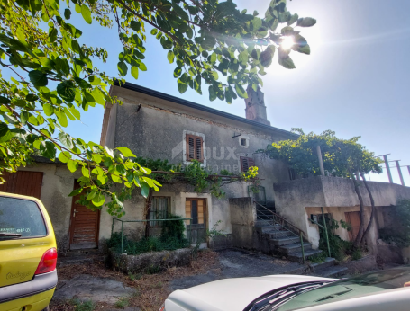 ISTRIA, LABIN - Stone house in the renovation phase with a sea view