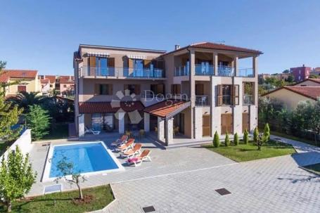 LUXURY HOUSE WITH 4 APARTMENTS 200 M FROM THE SEA