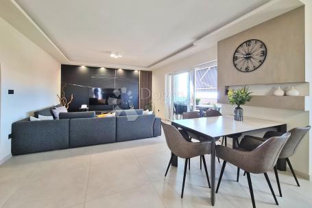 Flat Pehlin, Rijeka, 217m2