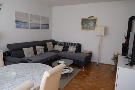 ZADAR, BILI BRIG - A spacious apartment exceptionally lit by natural light!