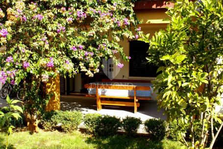 Rovinj, floor of a house with two apartments in a sought-after location