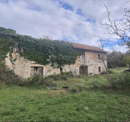 STONE HOUSE WITH LARGE BUILDING LAND