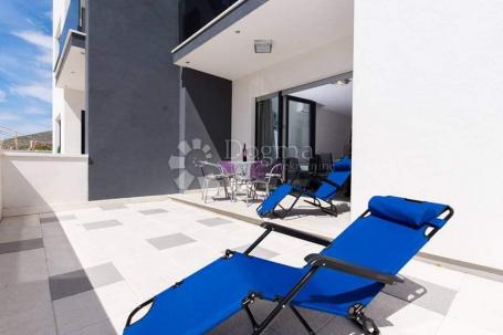 Flat Arbanija, Trogir - Okolica, 68m2