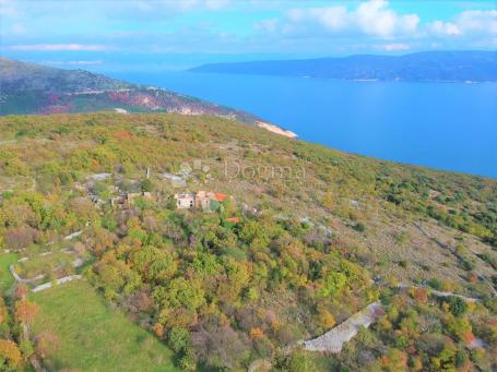 RIJETKOST U PONUDI! IMANJE SA OTVORENIM POGLEDOM NA KVARNER