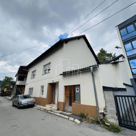 Zweistöckiges Haus zum Verkauf im Zentrum von Sarajevo