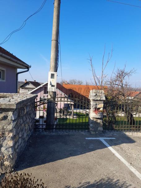 Na prodaju kuća u Maršiću350m2