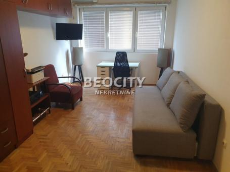 Novi Sad, Centar, Valentina Vodnika, 1. 0, 30m2, 85000EUR