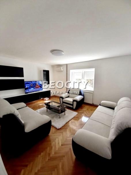 Čukarica, Železnik, Lole Ribara, 6. 0, 210m2, 410000EUR Prelepa kuca na svega 10km od centra