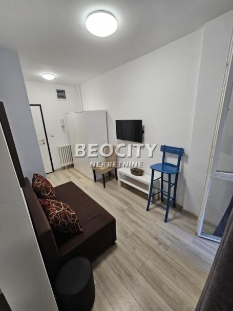 Novi Beograd, Blok 22, Bulevar Arsenija Čarnojevića, 1. 5, 30m2, 570EUR