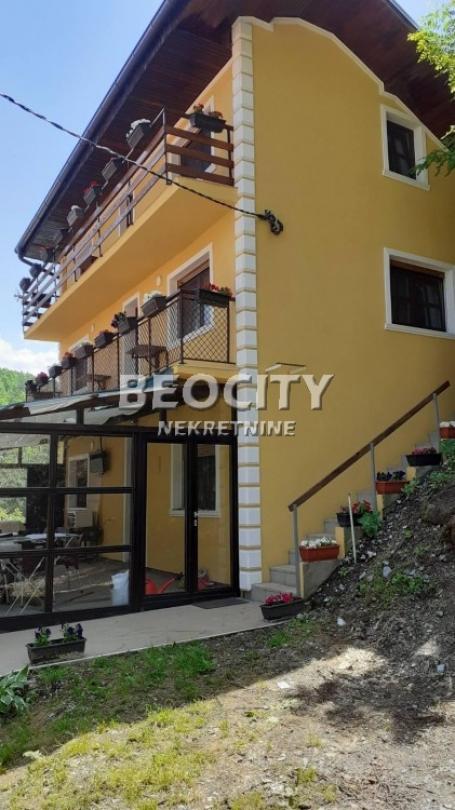 Kraljevo, Bogutovačka Banja, , 10. 0, 174m2, 80000EUR