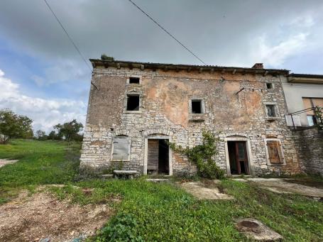 ISTRA, BARBAN - Imanje s dva objekta za renovaciju