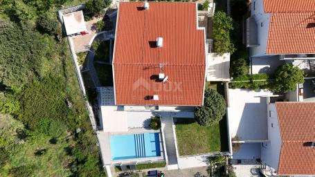 RAB ISLAND, BANJOL - Haus mit 3 Wohnungen + Swimmingpool, Garten, Parkplatz, Garage