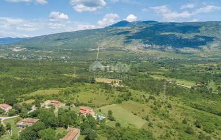 ISTRIEN, KOSTRČANI - Verkauf eines Komplexes landwirtschaftlicher Flächen!