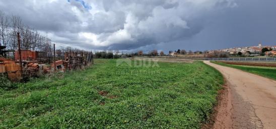 ISTRA, BRTONIGLA - Građevinsko zemljište za investiciju, pogled na Brtoniglu