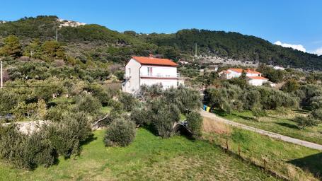 OTOK RAB, BARBAT - Kuća s 5 apartmana okružena prirodom