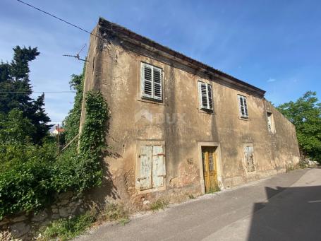 RIJEKA, TRSAT - old house with a large garden