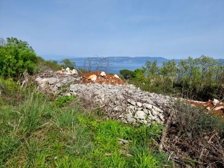 ISTRIEN, RABAC - Grundstück mit offenem Meerblick und Baugenehmigung