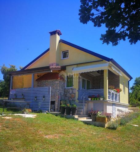 ISTRIA, POREČ - A move-in house on a spacious plot with lots of privacy