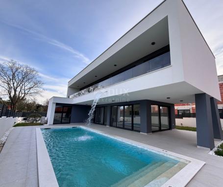 ZADAR, ZATON - Modern villa with a heated pool in a new building