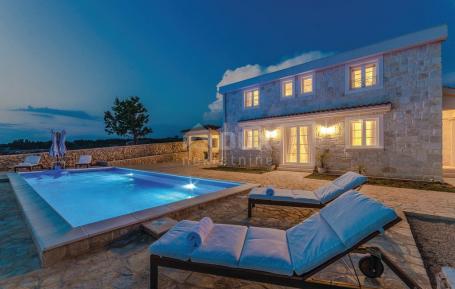 PAG ISLAND, NOVALJA - autochthonous stone house with swimming pool