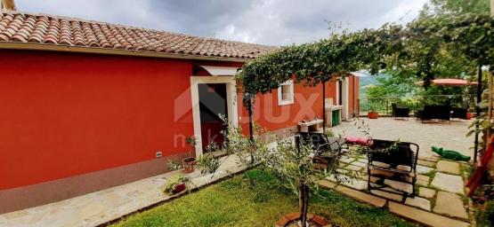 ISTRIA, MOTOVUN - house in the center of Motovun with two apartments and a yard