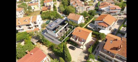 INSEL KRK, STADT KRK - 3-Zimmer-Wohnung, Garage, Dachterrasse