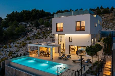 DALMACIJA, ŠIBENIK - Luksuzna villa sa bazenom nogometnim igralištem i saunom