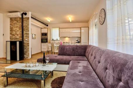 ISTRIA, VALBANDON - Quality family 3 bedroom apartment on the ground floor