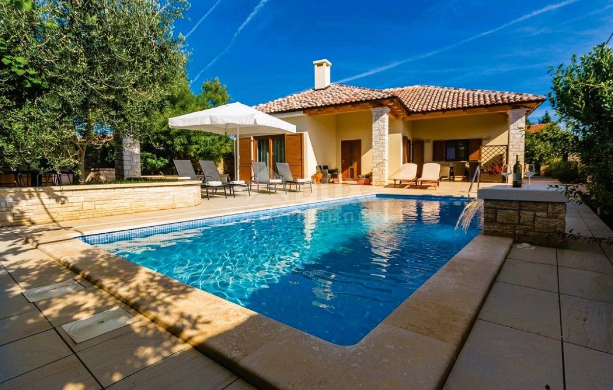 ISTRIA, ŠIŠAN - Beautiful family house with a swimming pool