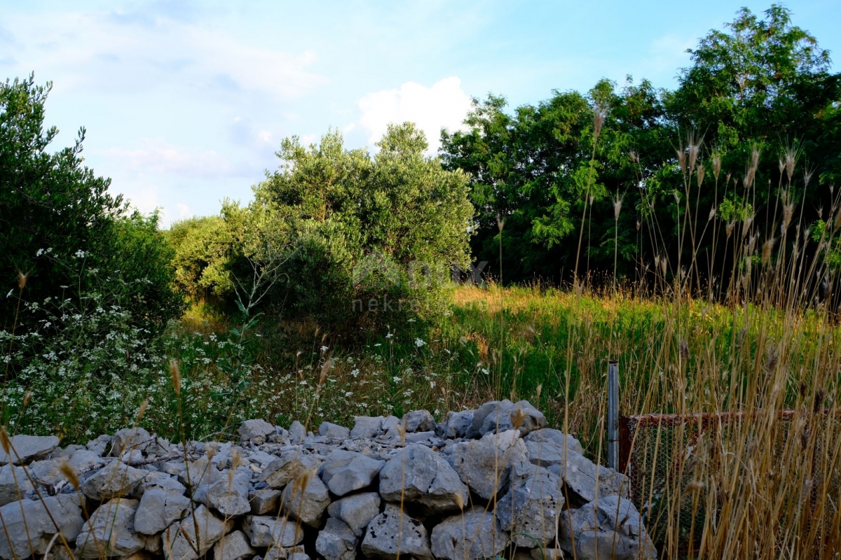 ZADAR, ZATON - Prilika! Zemljište okruženo luksuznim vilama i stanovima!