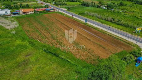 Umag, spacious land for business purposes