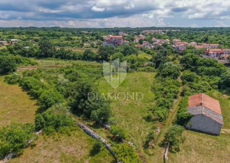 Svetvinčenat, surroundings, secluded land