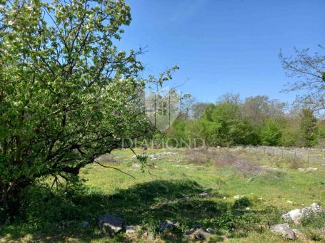 Poreč area, building plot on the edge of the village!