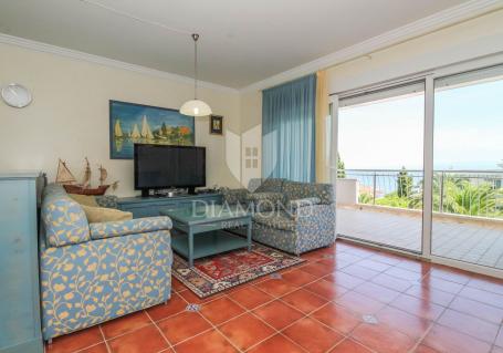 Crveni vrh, apartment with a beautiful view of the sea!