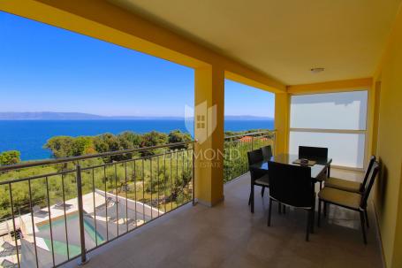 Apartmenthaus mit wunderschönem Blick auf das Meer