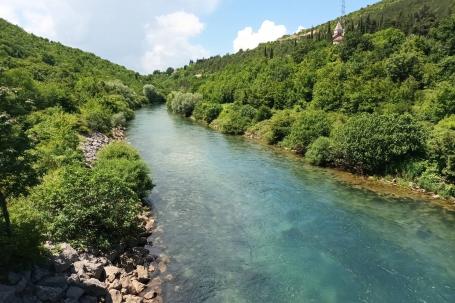 Ruda, Sinj, renovirane kamene kuće s vrtom