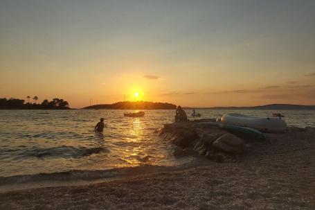 Šolta, Maslinica, građevinsko zemljište s pogledom na more