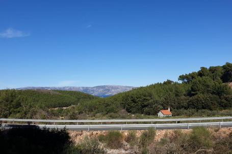 Hvar, Jelsa poljoprivredno zemljište s pogledom na more