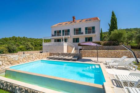 Cavtat, Kamena vila s bazenom 430m2