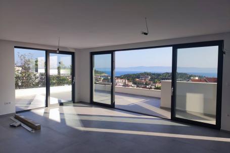 Makarska, luksuzan penthouse (121 m2) s panoramskim pogledom